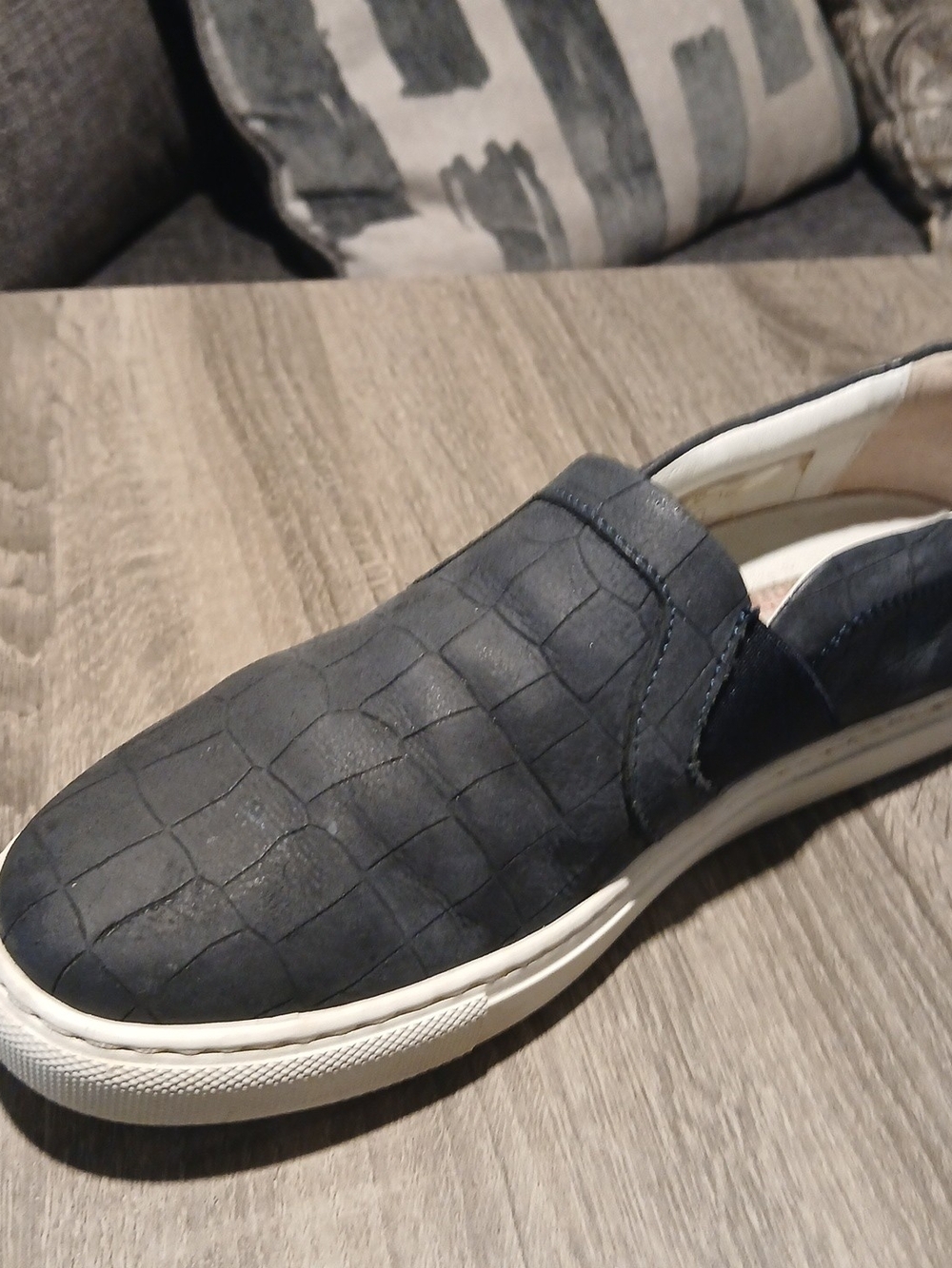 Lanvin Navy Blue Croc-Embossed Suede Slip-On Skate Sneakers - Size EU 38 - Picture 6 of 13